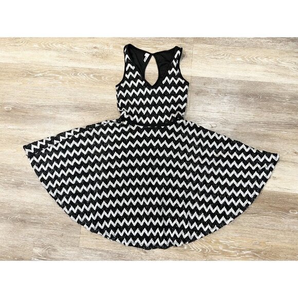 Studio Y Sz XS Black White Chevron Herringbone Lace Fit and Flare Dress Metallic - Picture 1 of 15